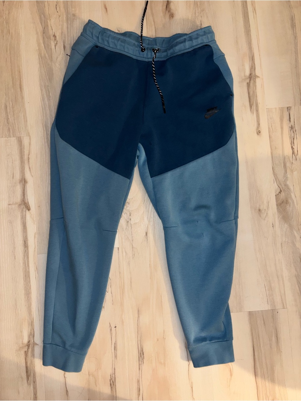 Nike men’s Blue Jogger Sweatpants size medium Nike tech
